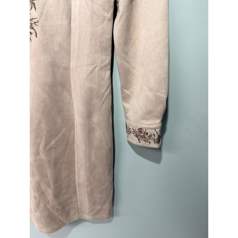 Modesees Womens Blush Faux Suede Embroidered Floral Button Shirt NWT Small - Picture 11 of 14